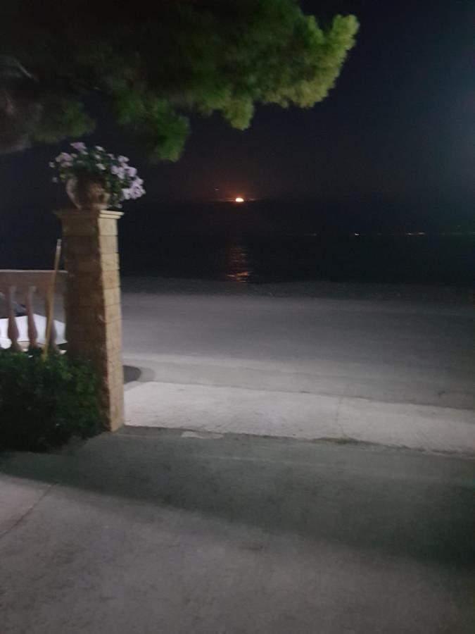 شقة Schinas Apts. Tolofón المظهر الخارجي الصورة